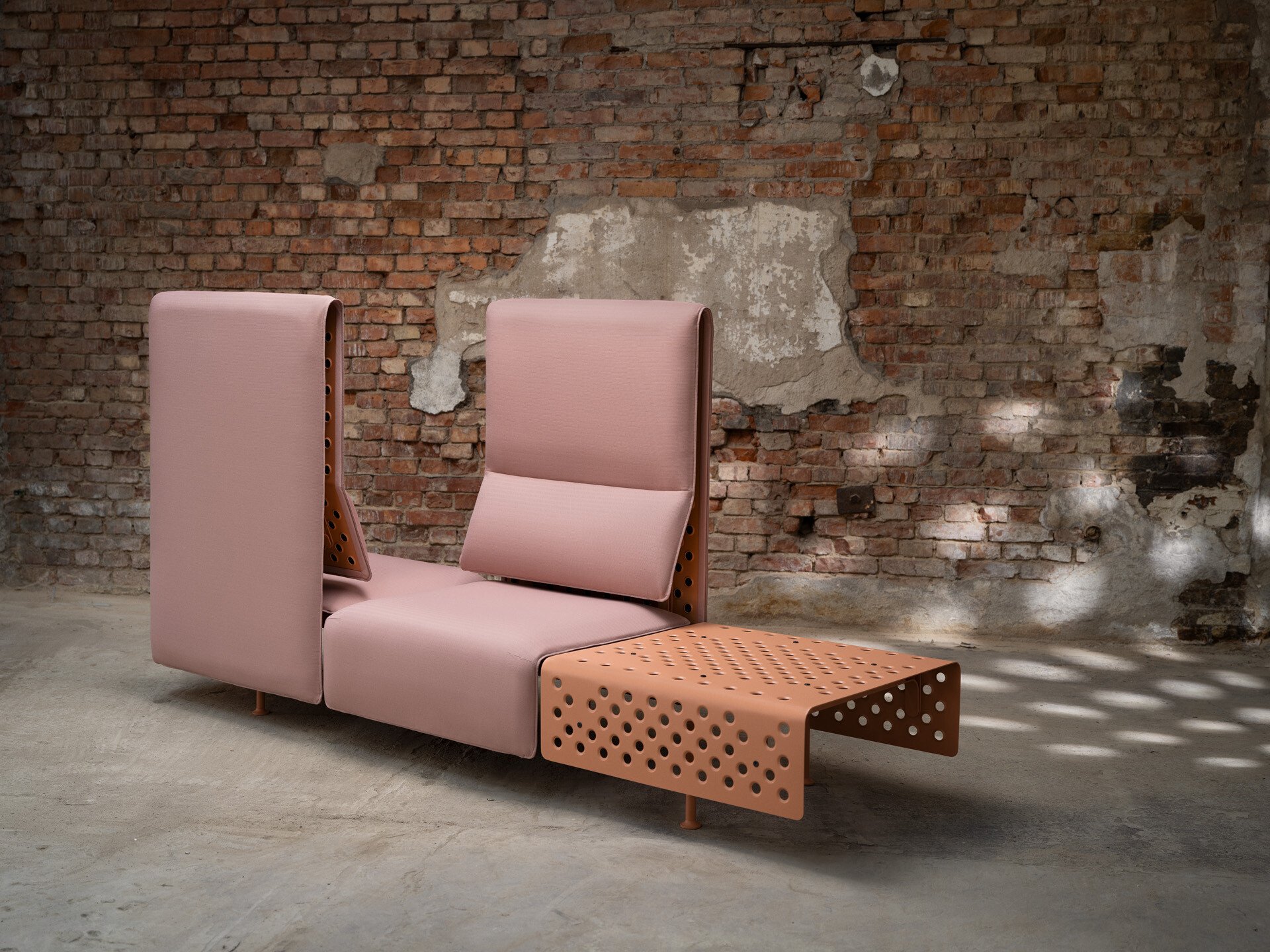 Offecct_Circulus_byMarioFerrarini_pink_2+1-seater